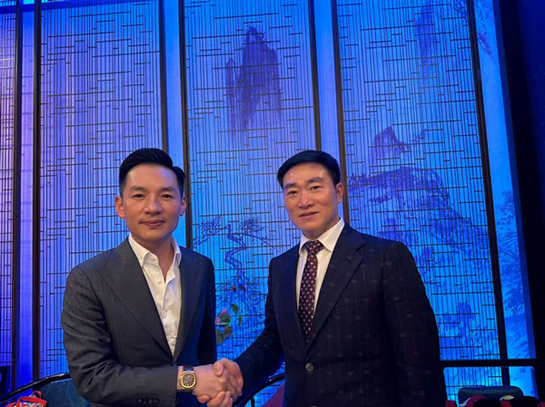 欧美中投资促进会主席、剑桥市全球商务大使、剑桥大学荣誉博士张家豪(左) 欧美中投资促进会主席、剑桥市全球商务大使、剑桥大学荣誉博士张家豪(左)