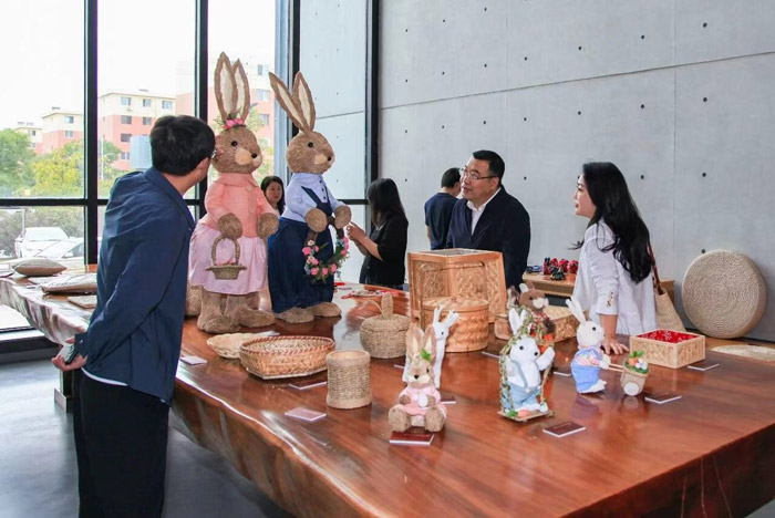 辽河文脉文创焕彩盘锦市文化非遗类文创作品展正式启幕